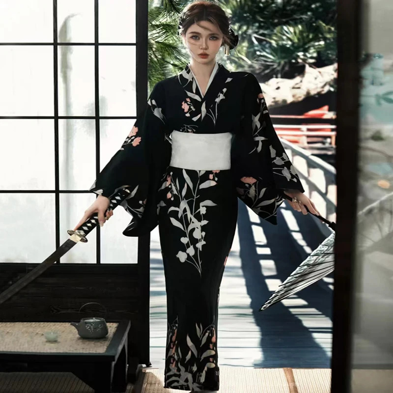 Asian Cosplay Anime - Kimono giapponese nero Abbigliamento culturale asiatico