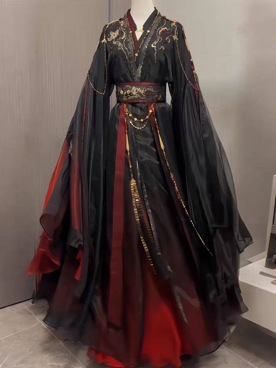 Set di 4 Pezzi di Abiti Tradiz - Anime Cosplay Clothes recensione e prezzo