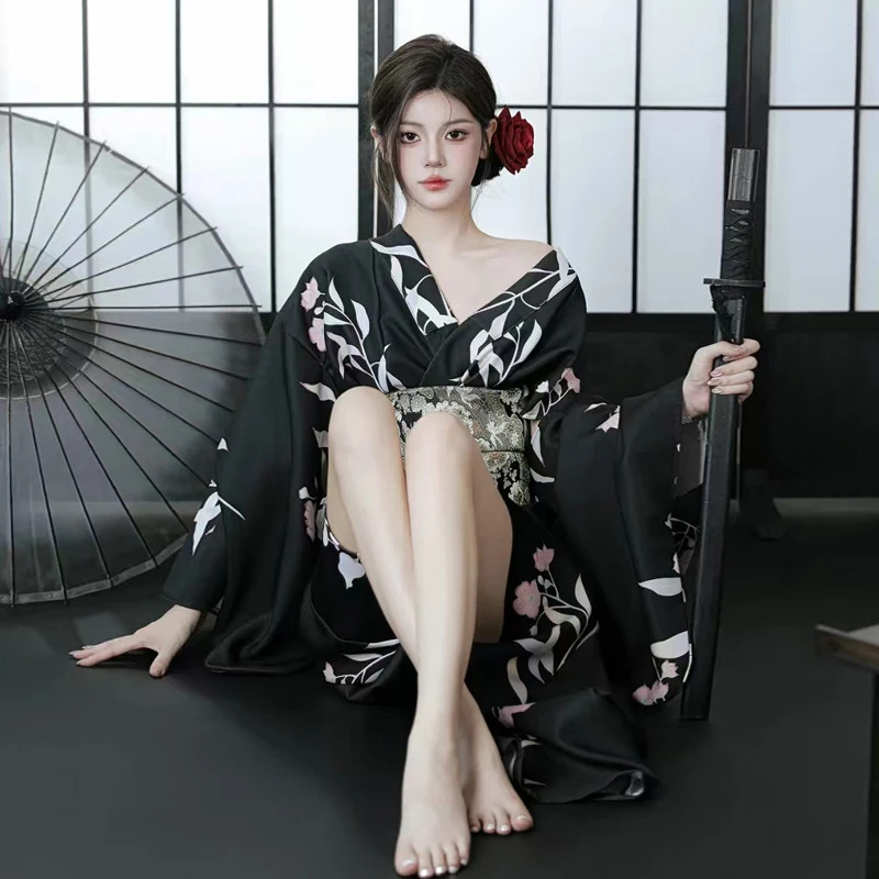 Kimono giapponese nero Abbigli - Asian Cosplay Anime recensione e prezzo
